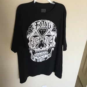 Fatal graphic tee large skull skeleton key sleeve